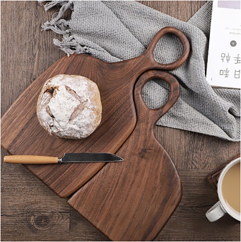Kitchen With Baking Area - Tablas de cortar sólidas de nogal